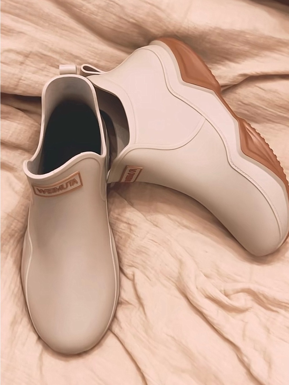 Womens Cream Ankle Rain Booties with Tan Sole 10.5